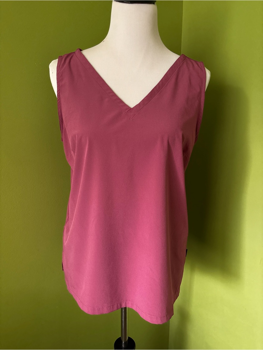 Eddie Bauer Sleeveless V-Neck Women’s Top